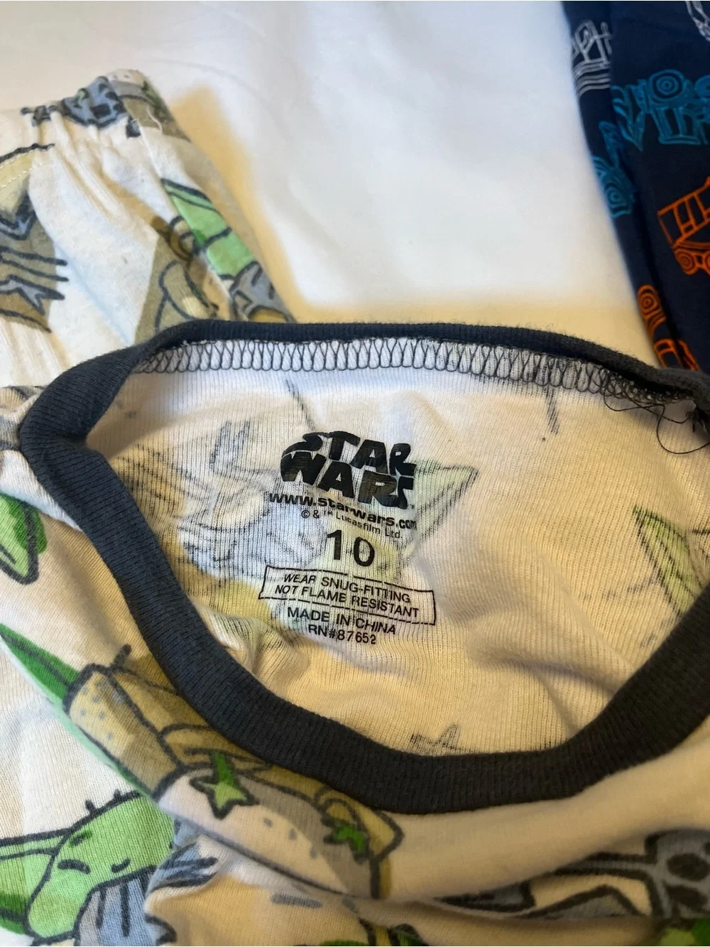 Boy’s size 10 Kids pajama bundle, Star Wars, dinosaurs, construction